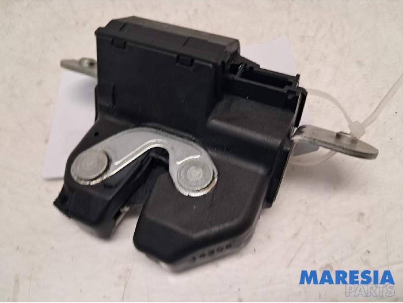 Fiat - 500 - Tailgate lock mechanism
