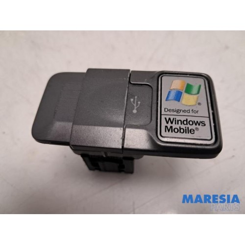 Fiat - 500 - USB-Stecker