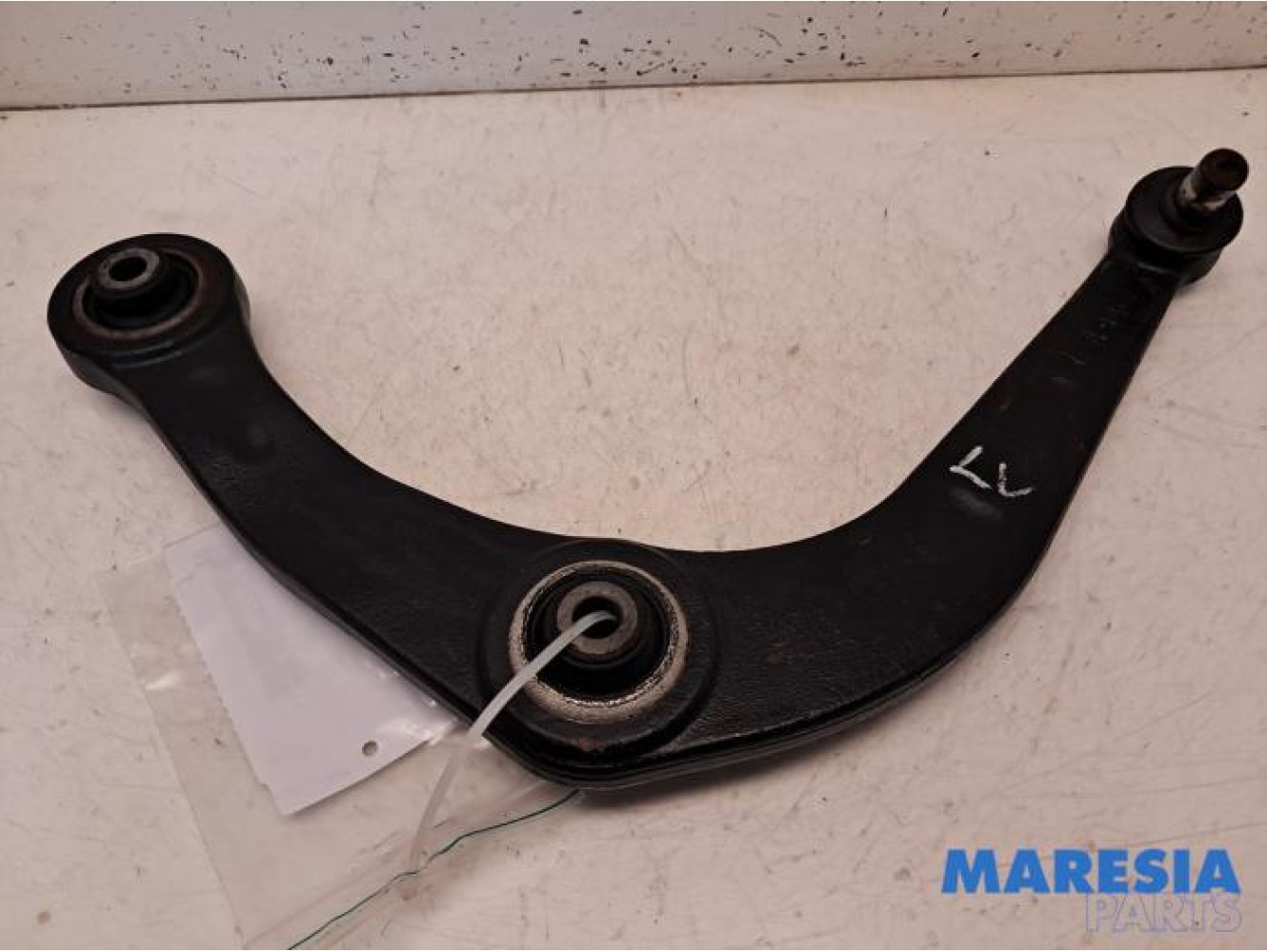 Peugeot - 206 - Front lower wishbone, left