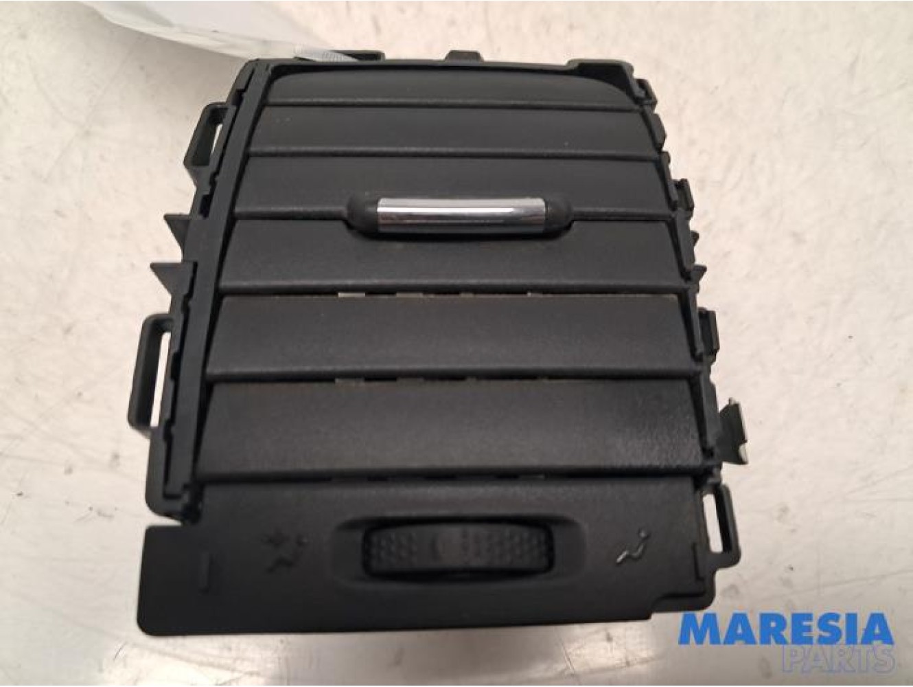 Opel - Vivaro - Dashboard vent