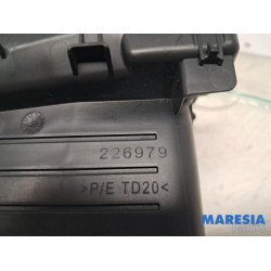 Opel - Vivaro - Dashboard vent