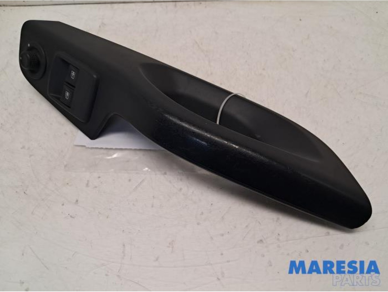 Opel - Vivaro - Multi-functional window switch