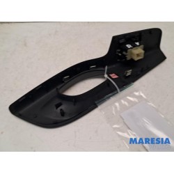 Opel - Vivaro - Multi-functional window switch
