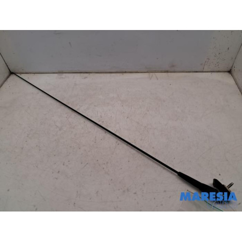 Opel - Vivaro - Antenna