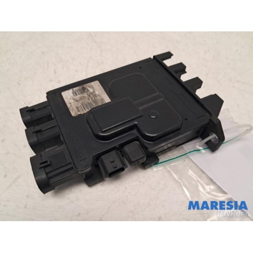 Opel - Vivaro - Voltage regulator