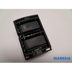 Opel - Vivaro - Rear window heating switch