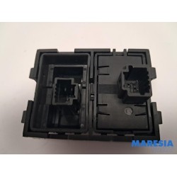 Opel - Vivaro - Rear window heating switch