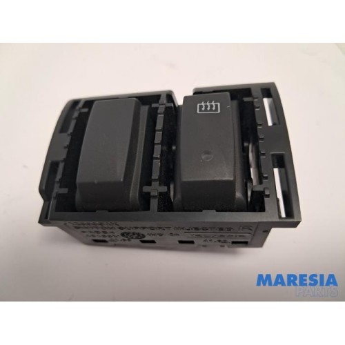 Opel - Vivaro - Rear window heating switch