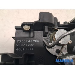 Opel - Vivaro - Minibus/van rear door lock mechanism
