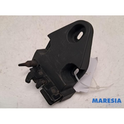 Opel - Vivaro - Minibus/van rear door lock mechanism
