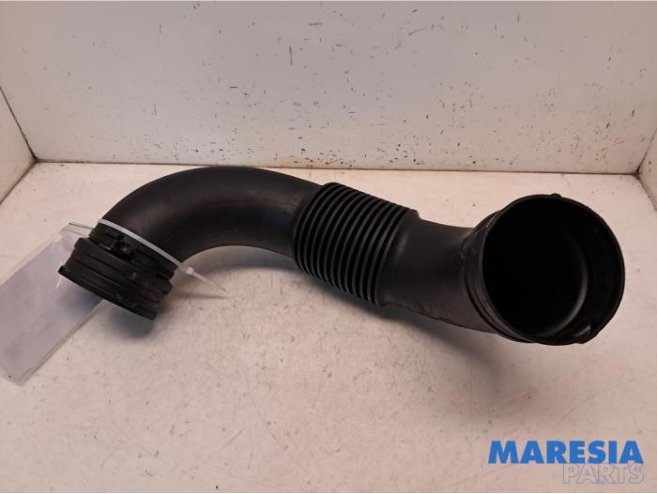 Opel - Vivaro - Air intake hose