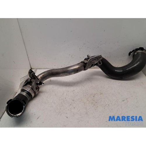Opel - Vivaro - Intercooler Buis
