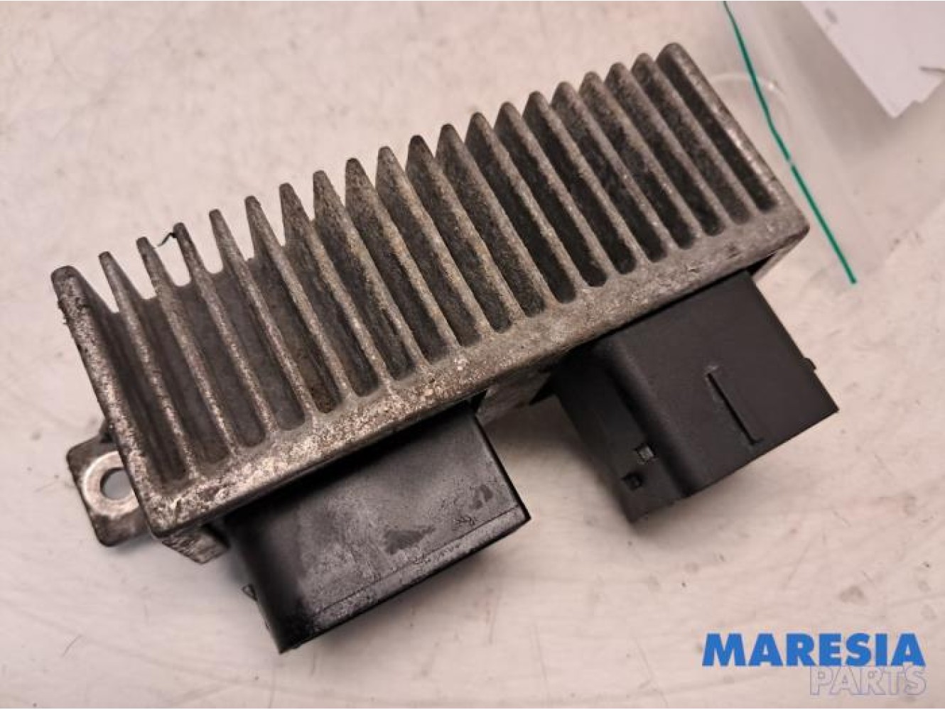Opel - Vivaro - Glow plug relay