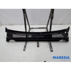Renault - Arkana - Cowl top grille