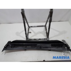 Renault - Arkana - Cowl top grille