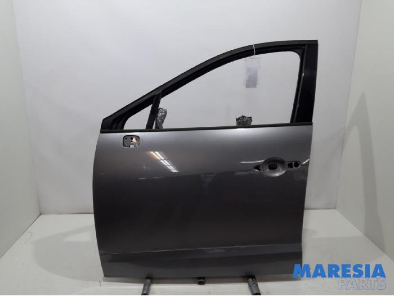 Renault - Scenic - Door 4-door, front left
