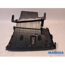 Renault - Arkana - Glovebox