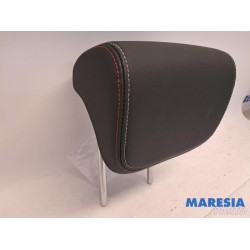Renault - Arkana - Headrest