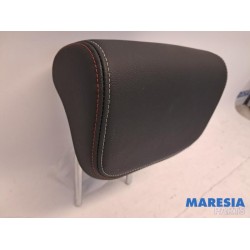 Renault - Arkana - Headrest