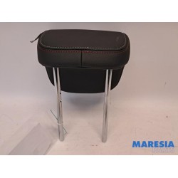 Renault - Arkana - Headrest