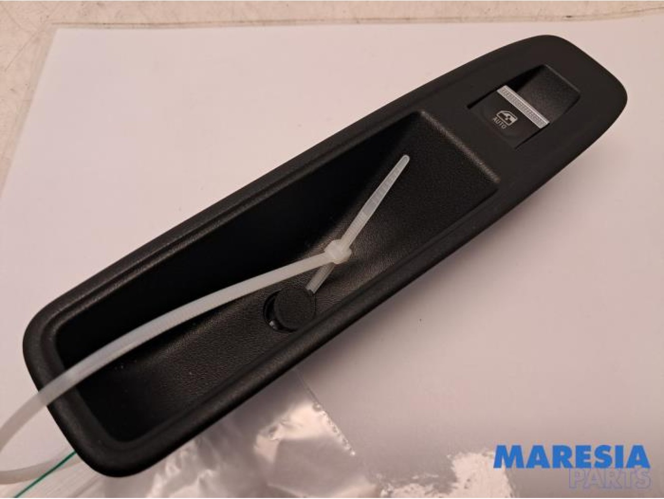 Renault - Arkana - Electric window switch