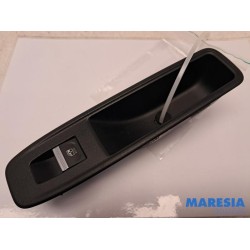 Renault - Arkana - Electric window switch
