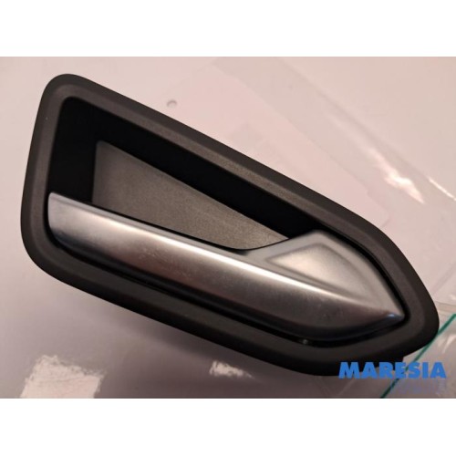 Renault - Arkana - Front door handle 4-door, right