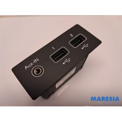 Renault - Arkana - AUX/USB aansluiting
