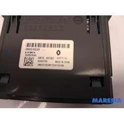 Renault - Arkana - AUX/USB aansluiting