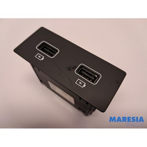 Renault - Arkana - Modul USB