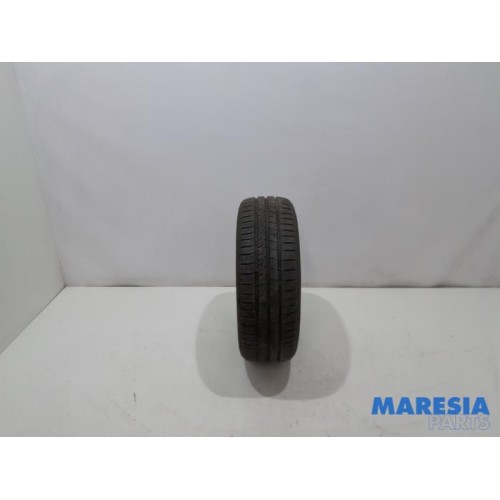 Renault - Clio - Tyre