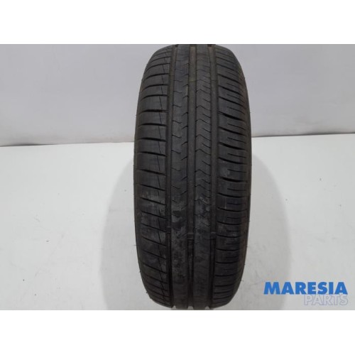 Renault - Scenic - Tyre