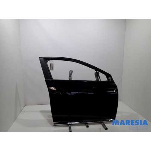 Renault - Clio - Front door 4-door, right