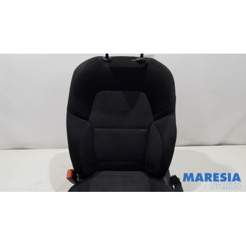 Renault - Clio - Seat, left
