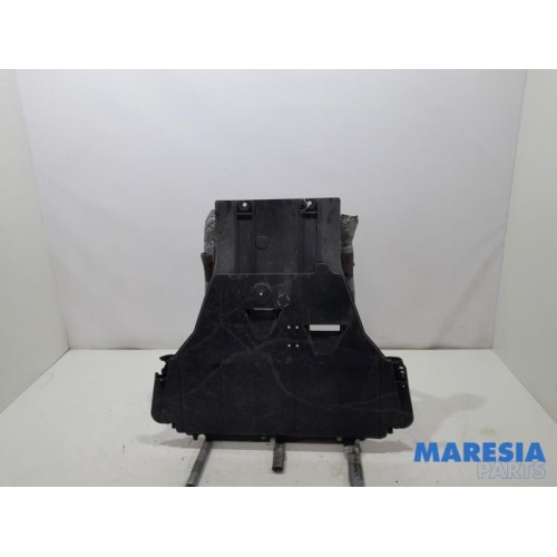 Renault - Scenic - Engine protection panel