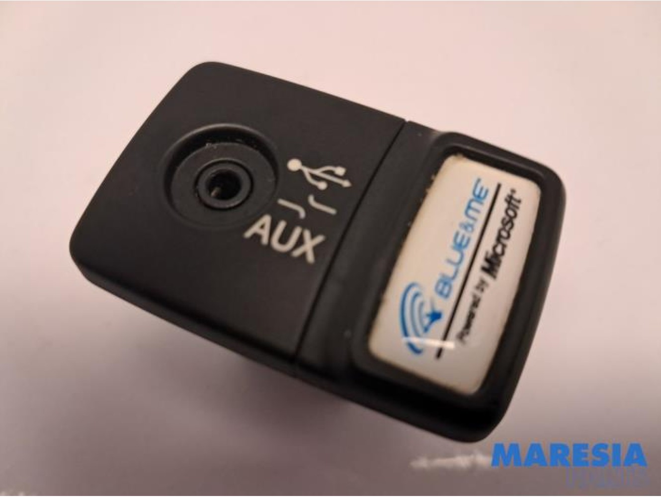 Fiat - 500 - AUX / USB connection