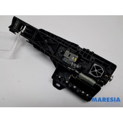 Renault - Arkana - Front door handle 4-door, right