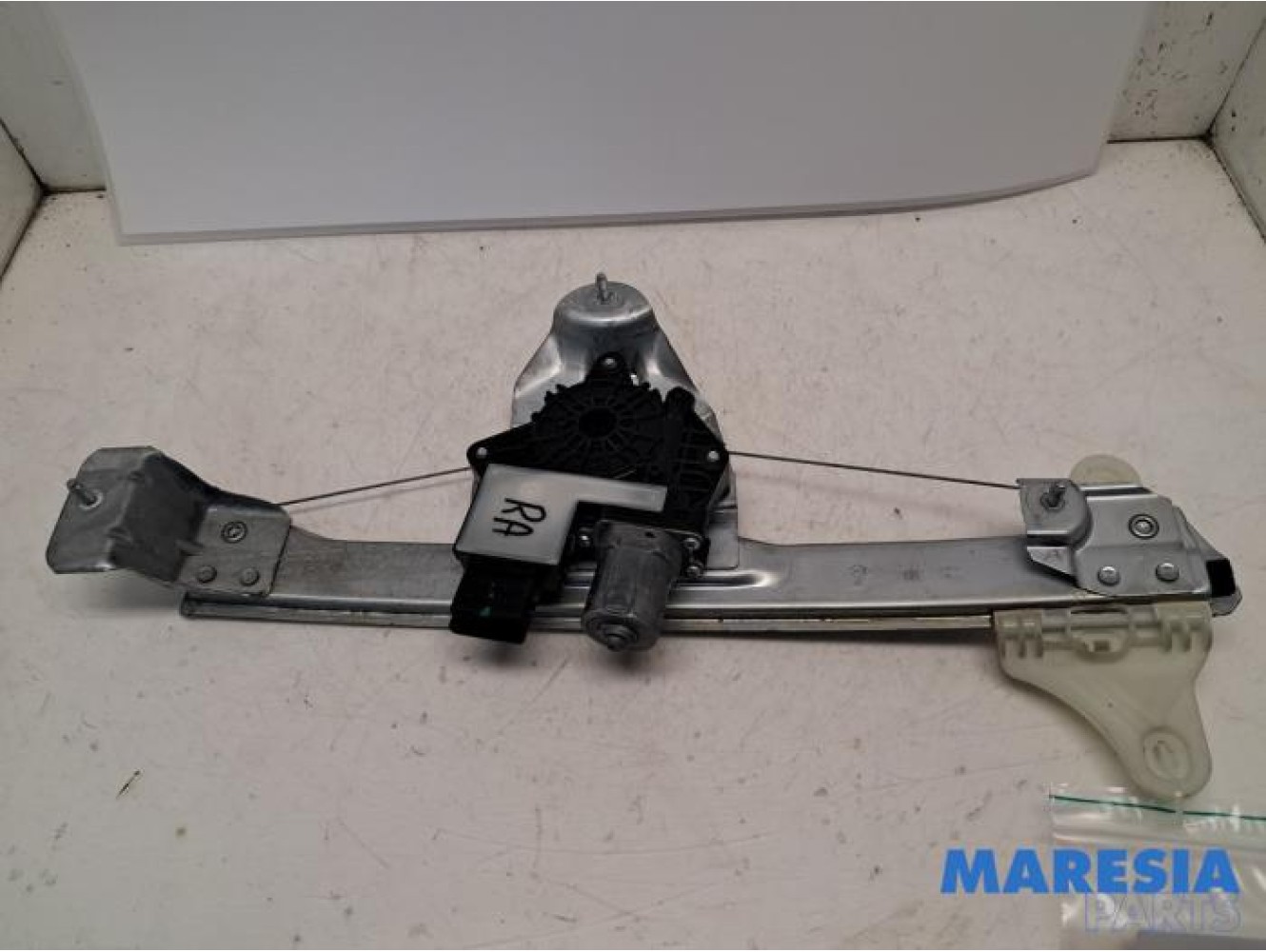 Renault - Arkana - Rear door window mechanism 4-door, right