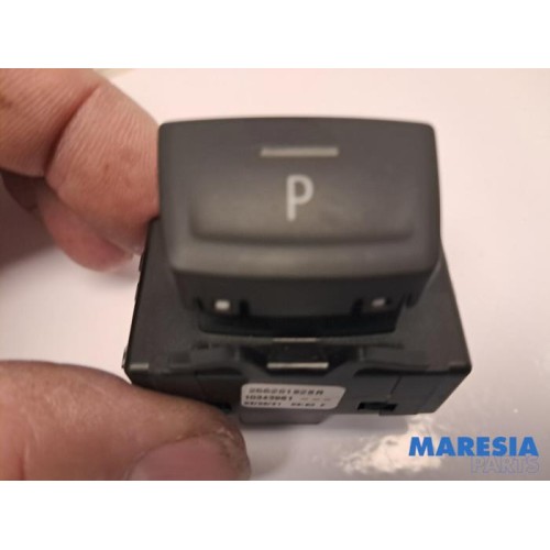 Renault - Arkana - Parking brake switch