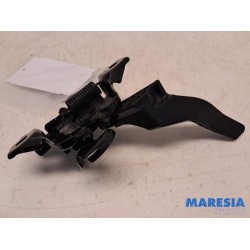 Renault - Arkana - Bonnet lock mechanism