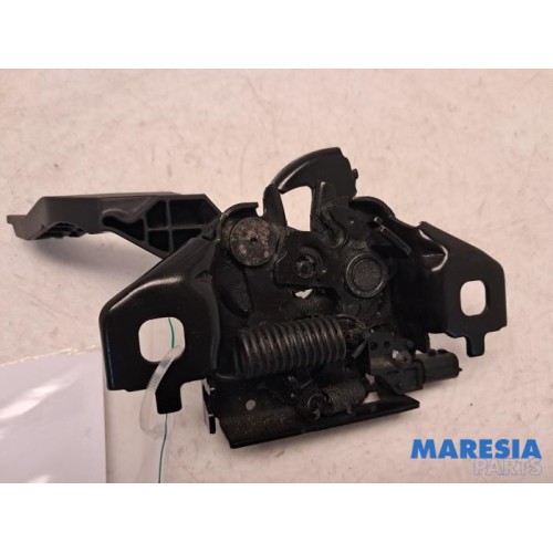 Renault - Arkana - Bonnet lock mechanism