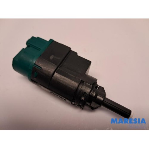 Renault - Arkana - Brake light switch