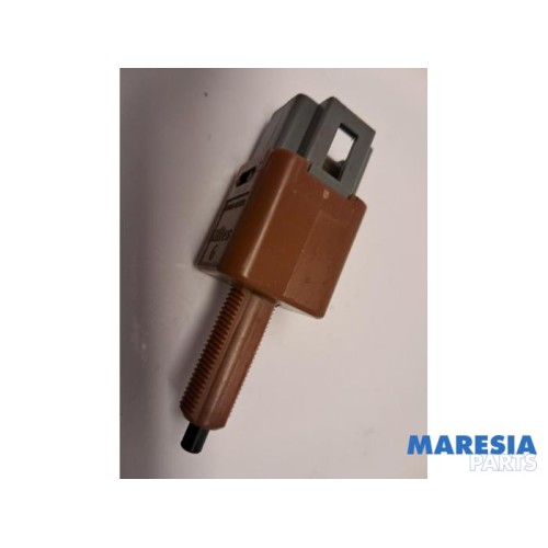 Renault - Arkana - Brake light switch
