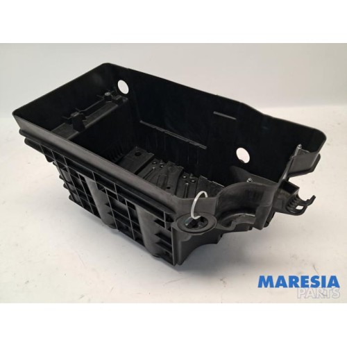 Renault - Arkana - Batterieträger