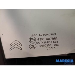 Citroen - C3 - Quarter light, front right