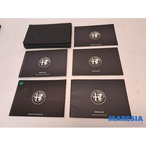 Alfa Romeo - Giulia - Instruction Booklet