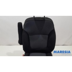 Opel - Vivaro - Sitz links