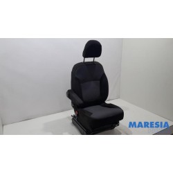 Opel - Vivaro - Sitz links