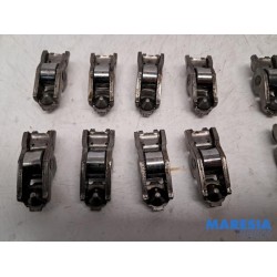 Renault - Megane Scenic - Rocker arm