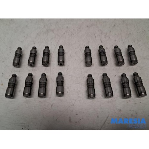 Renault - Megane Scenic - Tappet